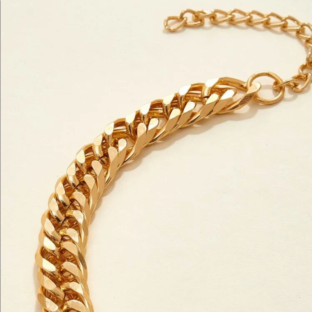 3/$30 💛 Chunky Chain Choker - Picture 3 of 5